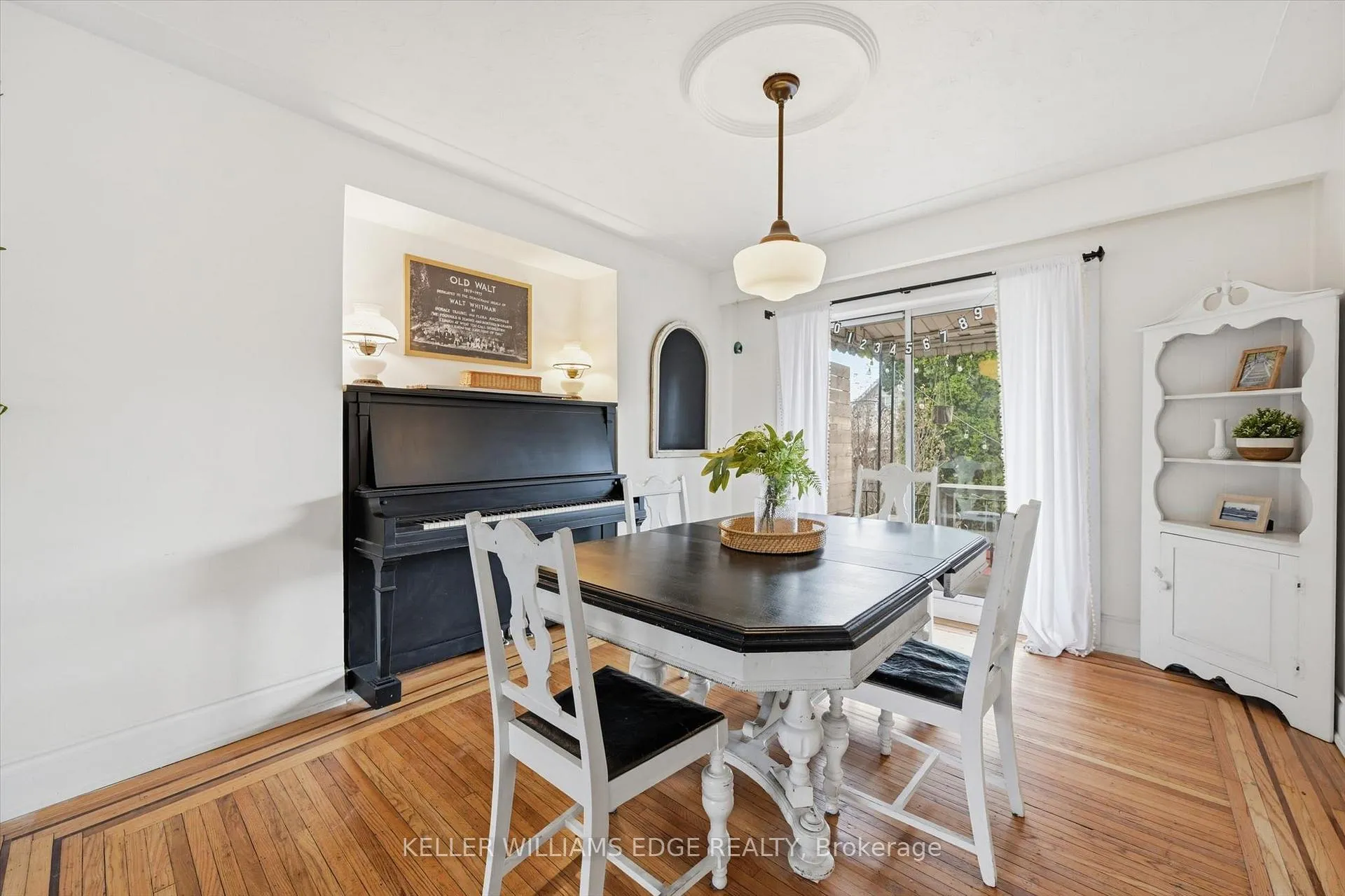 Photo 10 of 153 Graham Avenue S, Hamilton, Delta — HOMEH