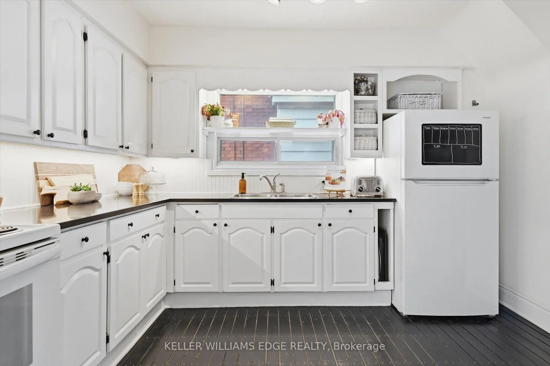 Photo 13 of 153 Graham Avenue S, Hamilton, Delta — HOMEH