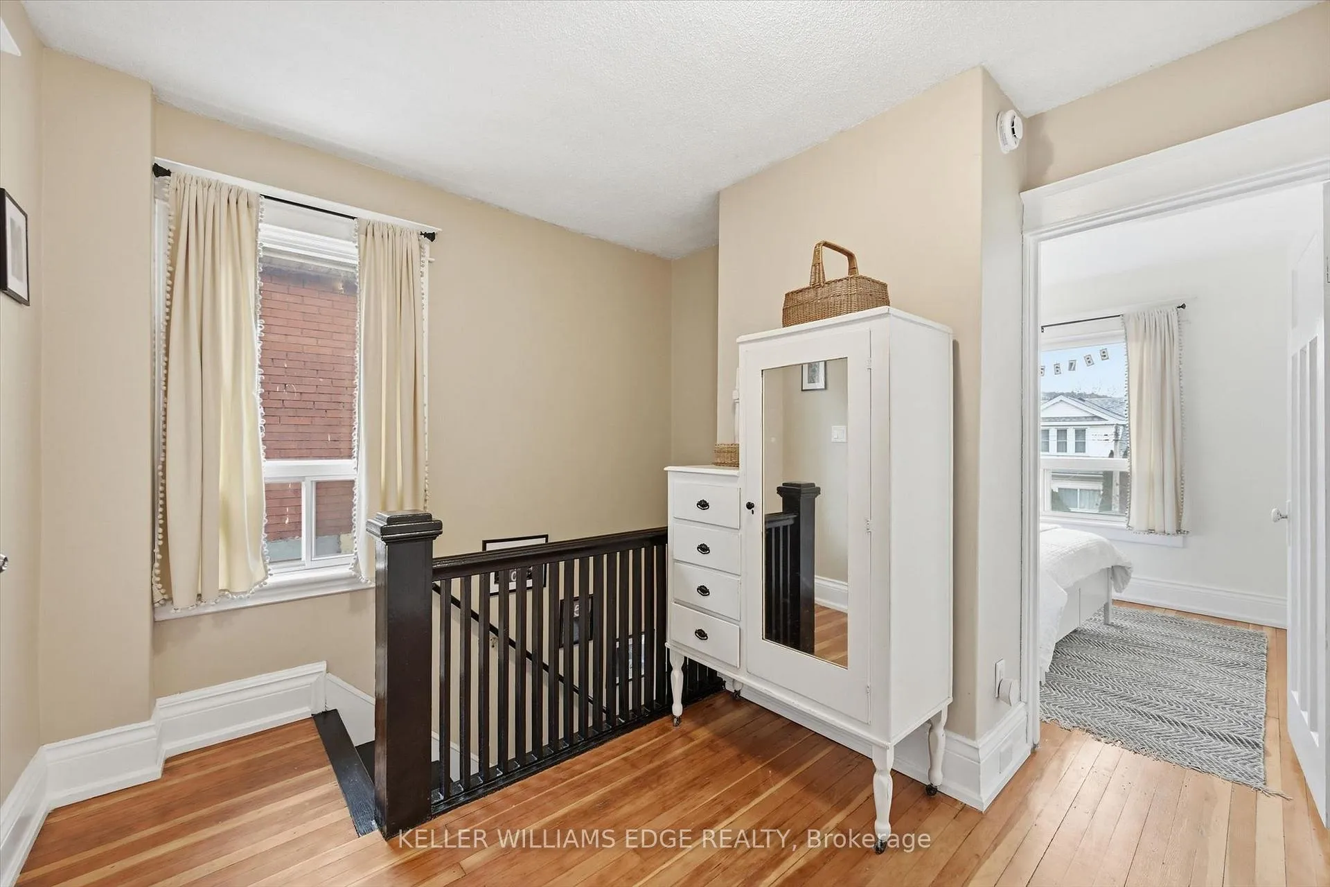 Photo 17 of 153 Graham Avenue S, Hamilton, Delta — HOMEH