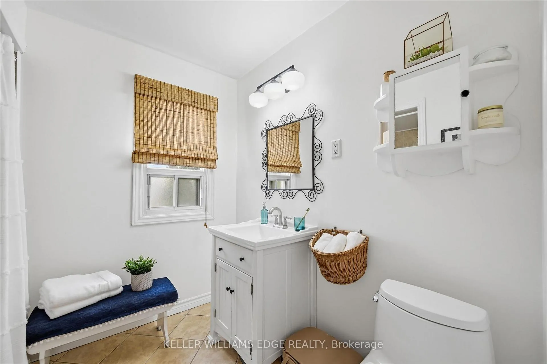 Photo 24 of 153 Graham Avenue S, Hamilton, Delta — HOMEH