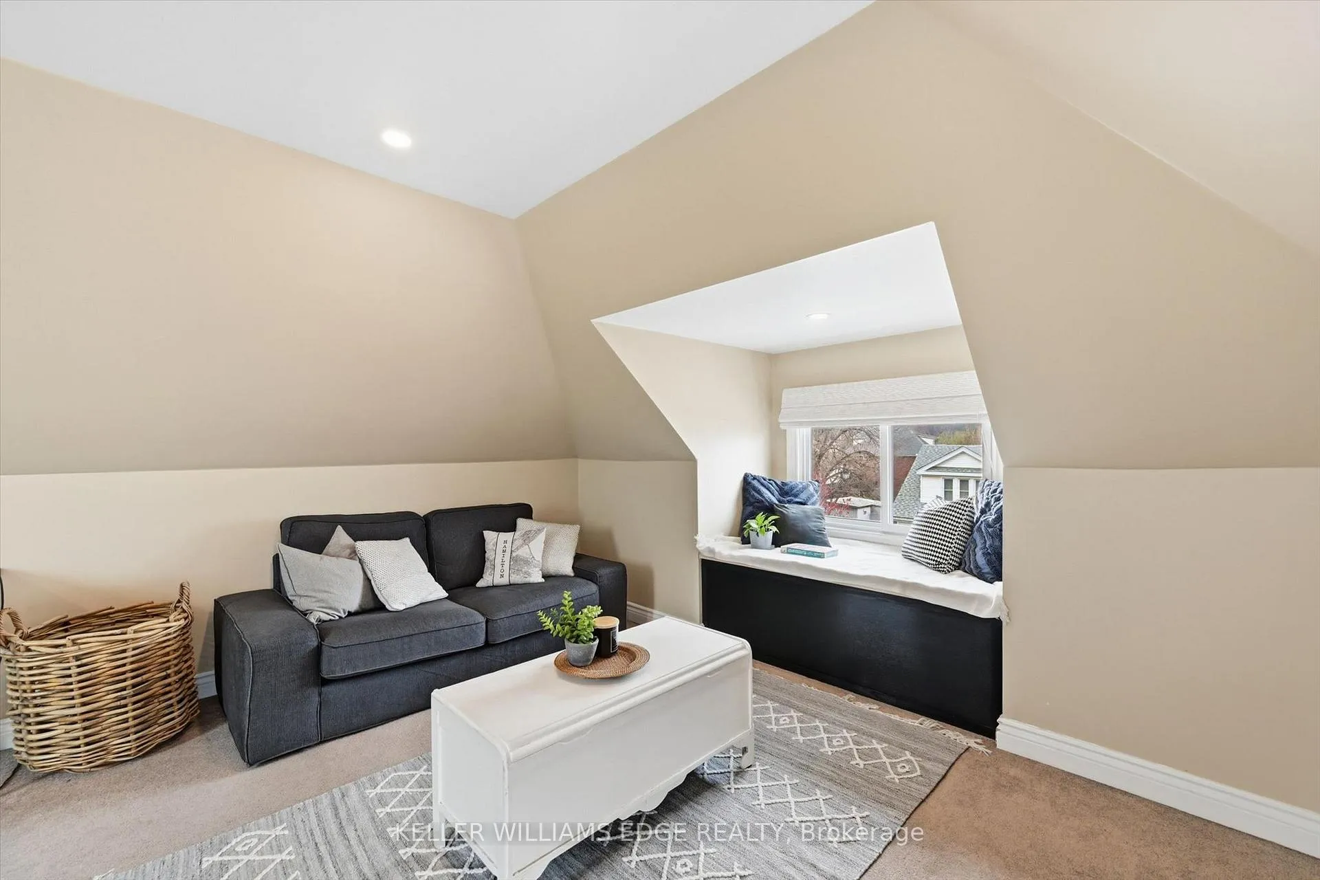 Photo 25 of 153 Graham Avenue S, Hamilton, Delta — HOMEH