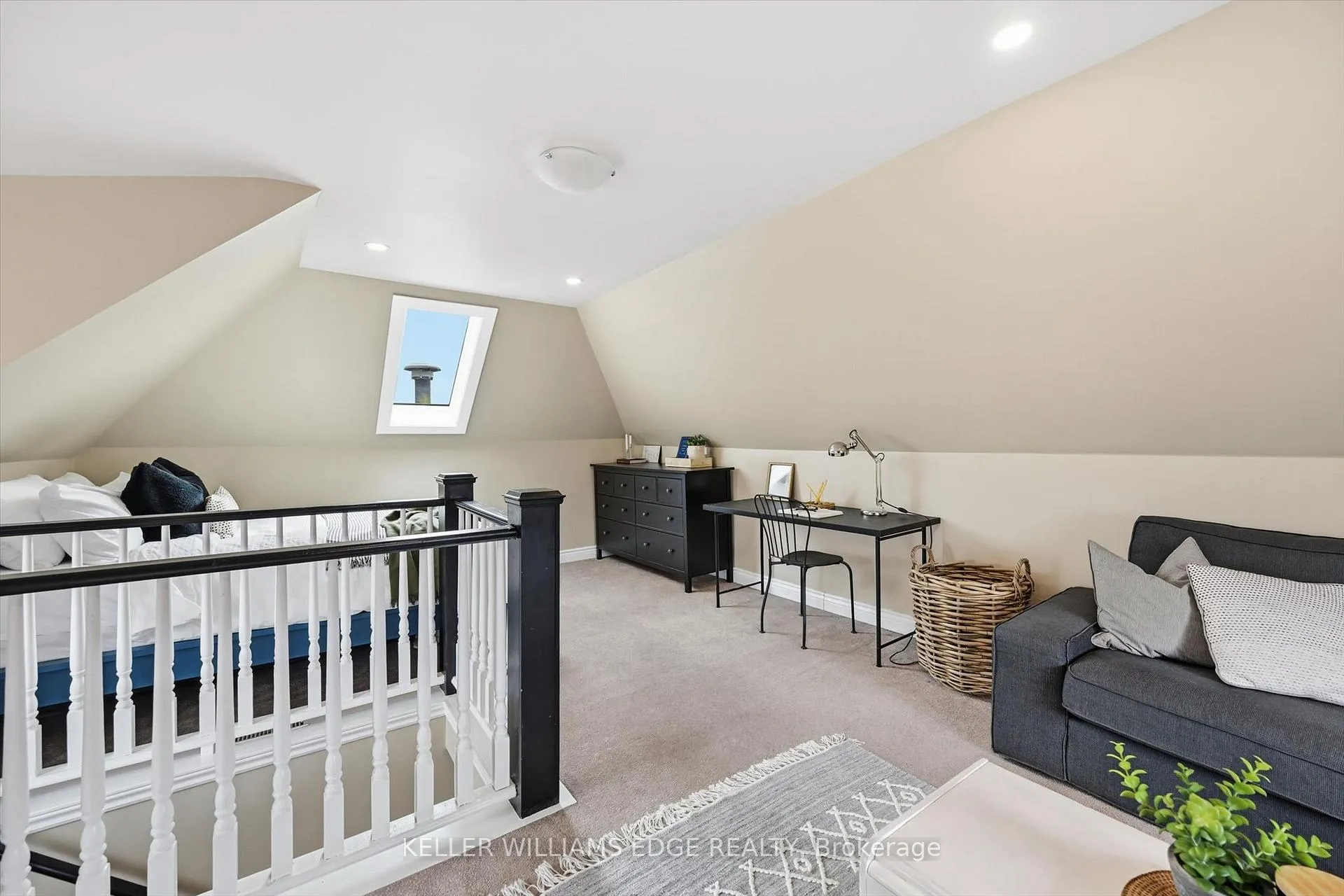 Photo 26 of 153 Graham Avenue S, Hamilton, Delta — HOMEH