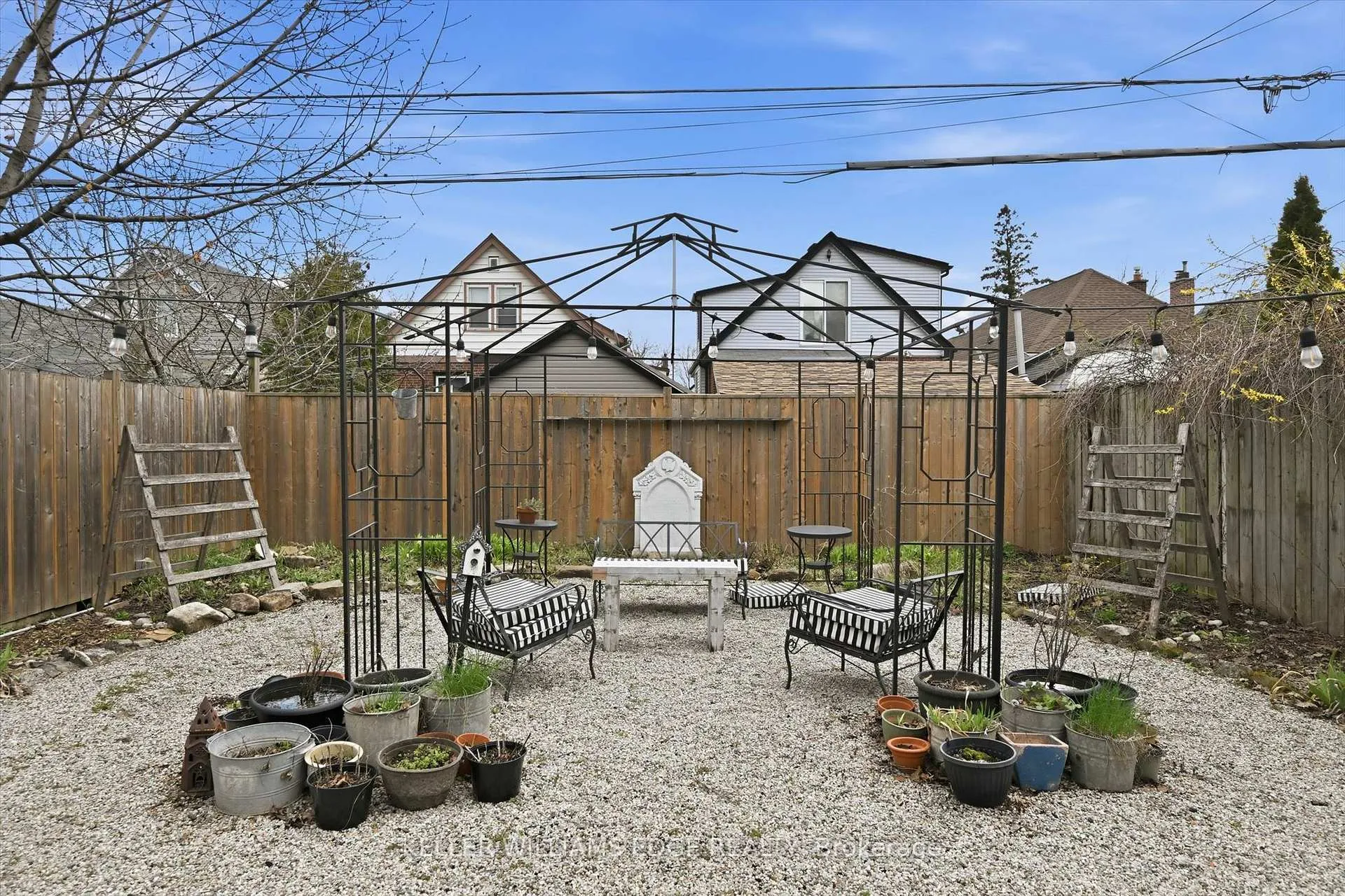 Photo 32 of 153 Graham Avenue S, Hamilton, Delta — HOMEH