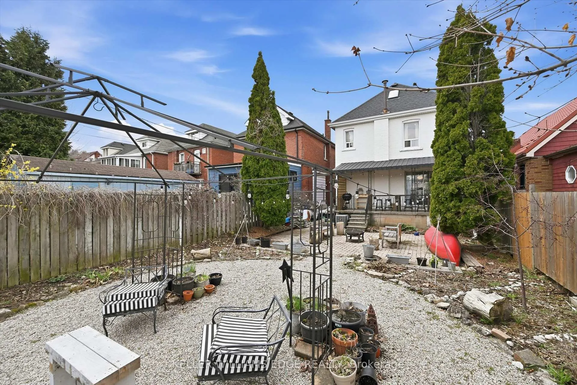 Photo 33 of 153 Graham Avenue S, Hamilton, Delta — HOMEH