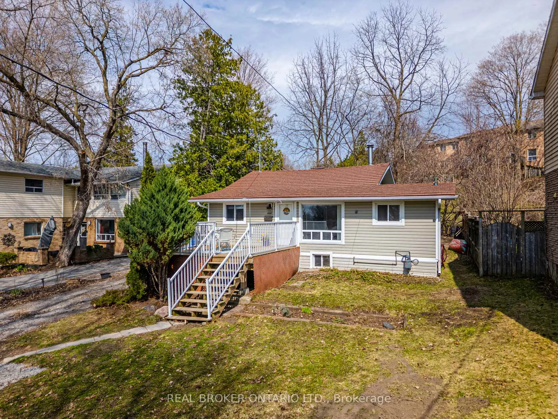 Photo 1 of 37 Pineway Avenue, Georgina, Keswick South — HOMEH
