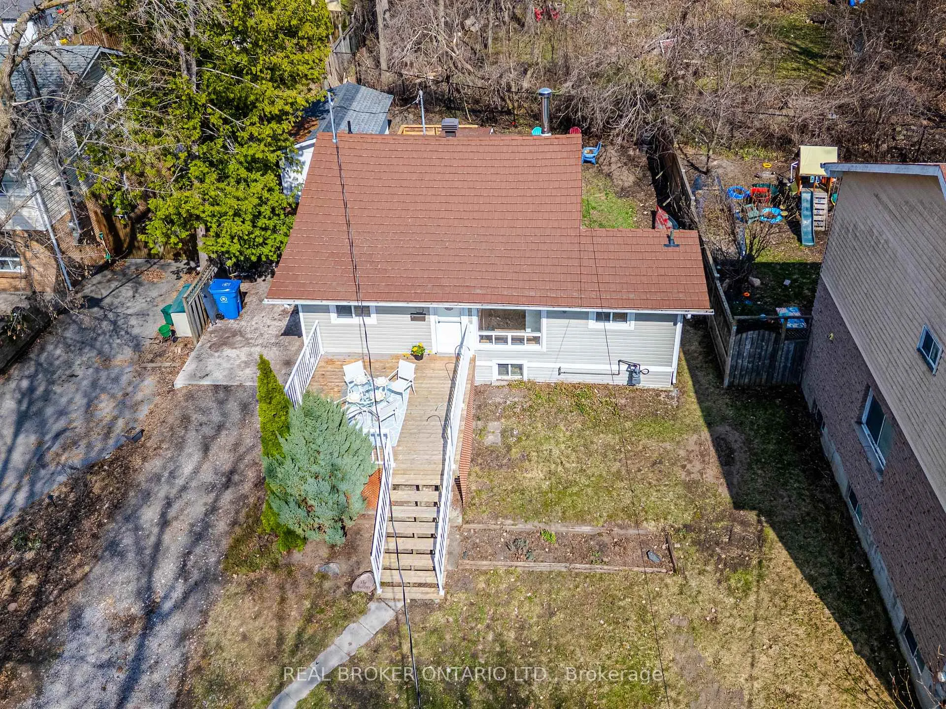 Photo 3 of 37 Pineway Avenue, Georgina, Keswick South — HOMEH