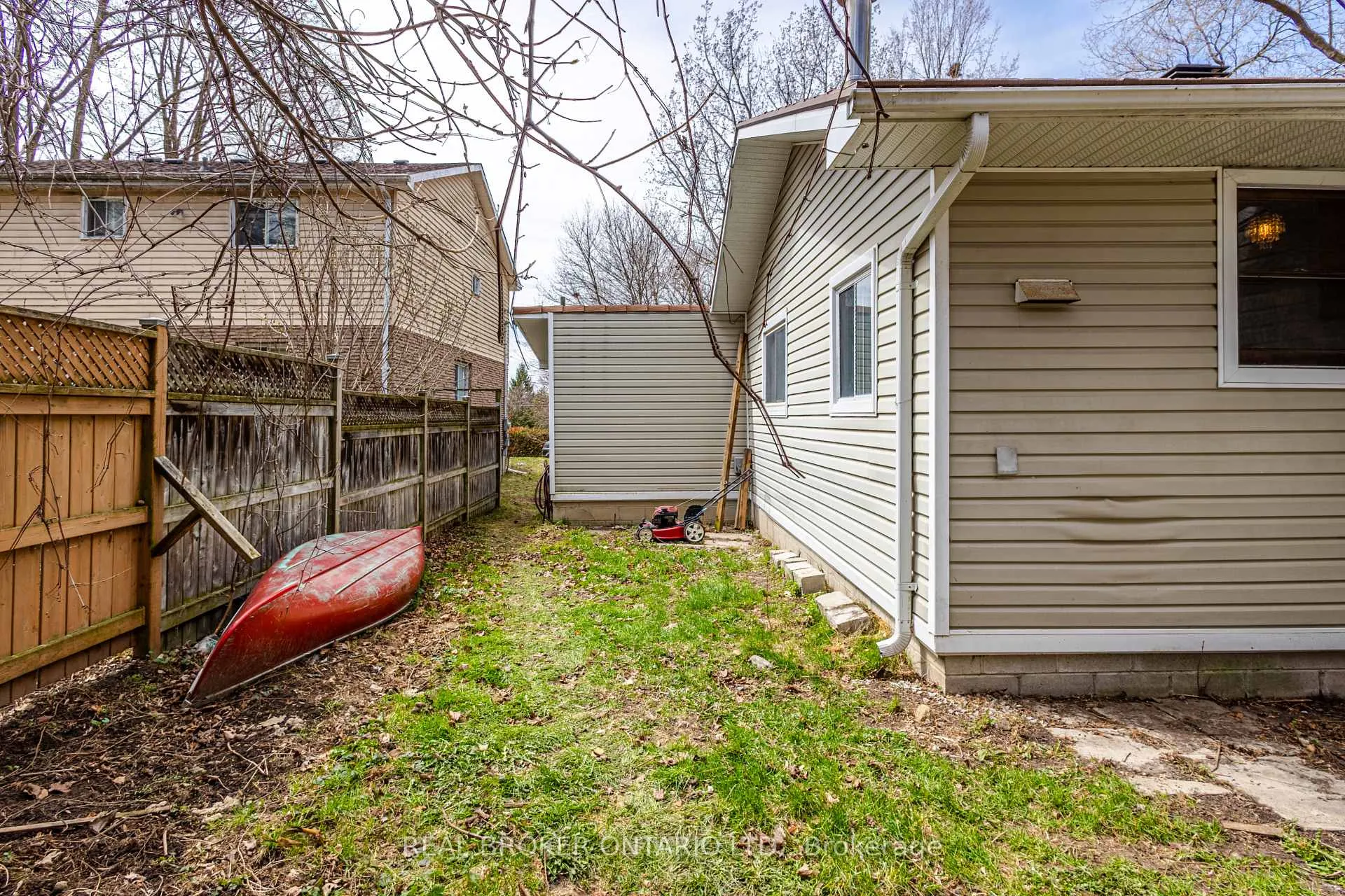 Photo 31 of 37 Pineway Avenue, Georgina, Keswick South — HOMEH