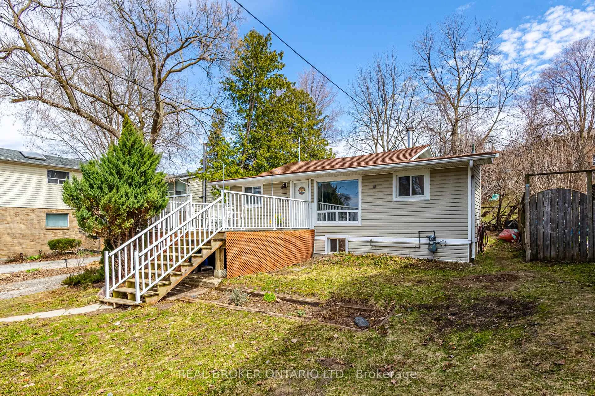 Photo 33 of 37 Pineway Avenue, Georgina, Keswick South — HOMEH