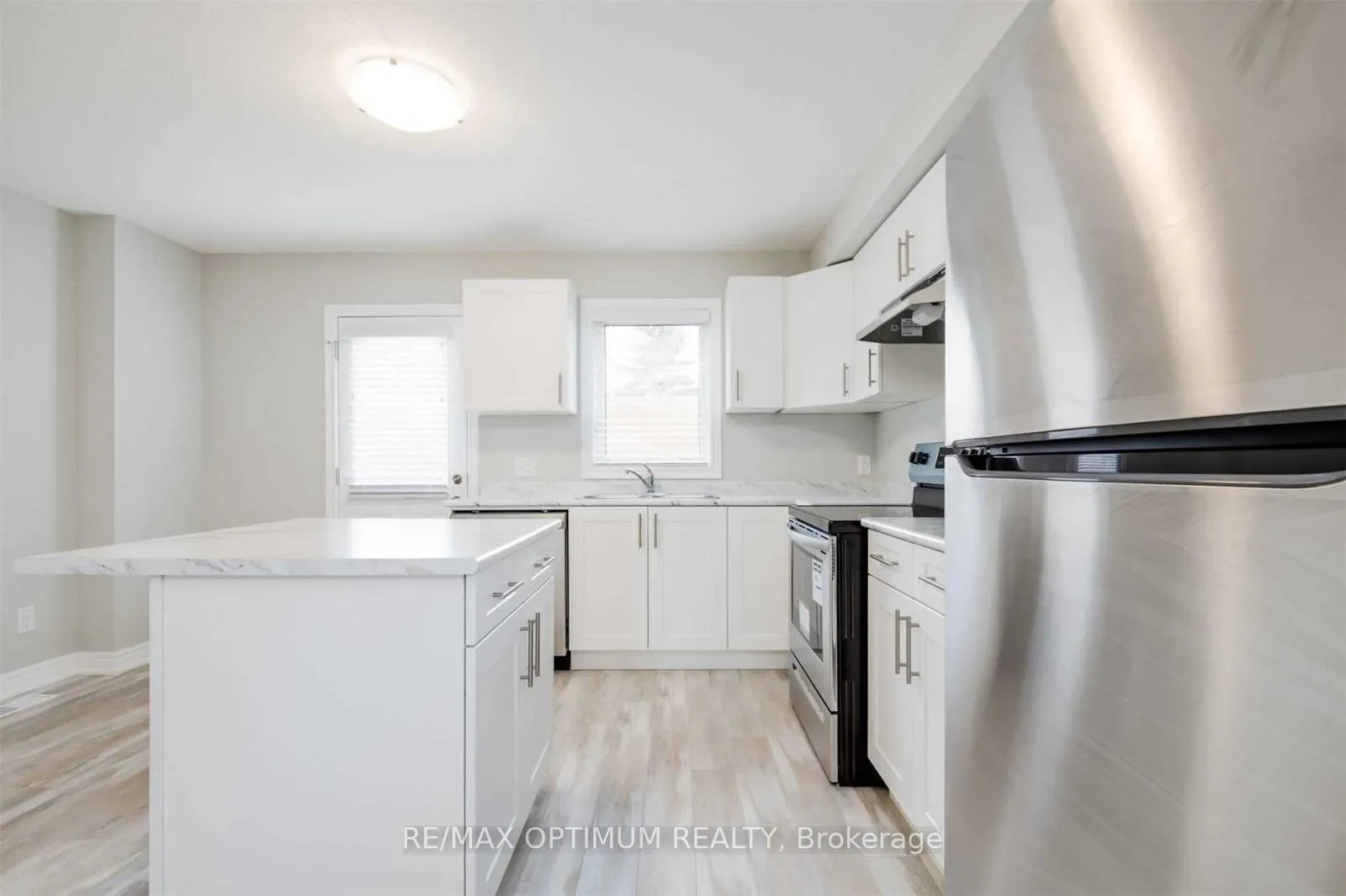Photo 5 of Unit 72, 7768 Ascot Circle, Niagara Falls, Ascot — HOMEH