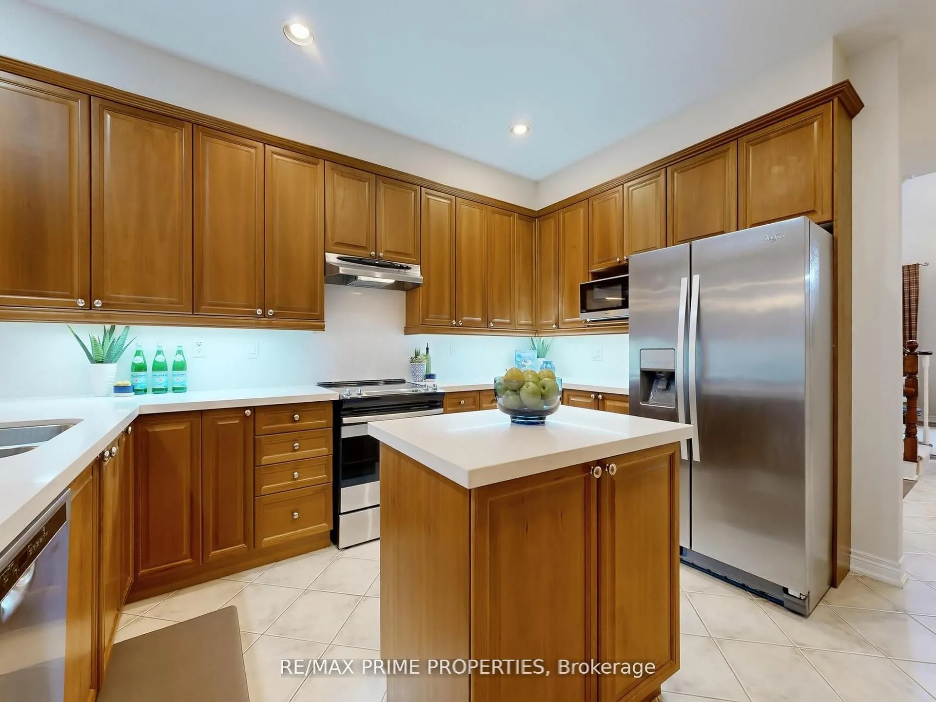 Photo 13 of Unit 18, 11 Berczy Creek Way, Markham, Cachet — HOMEH