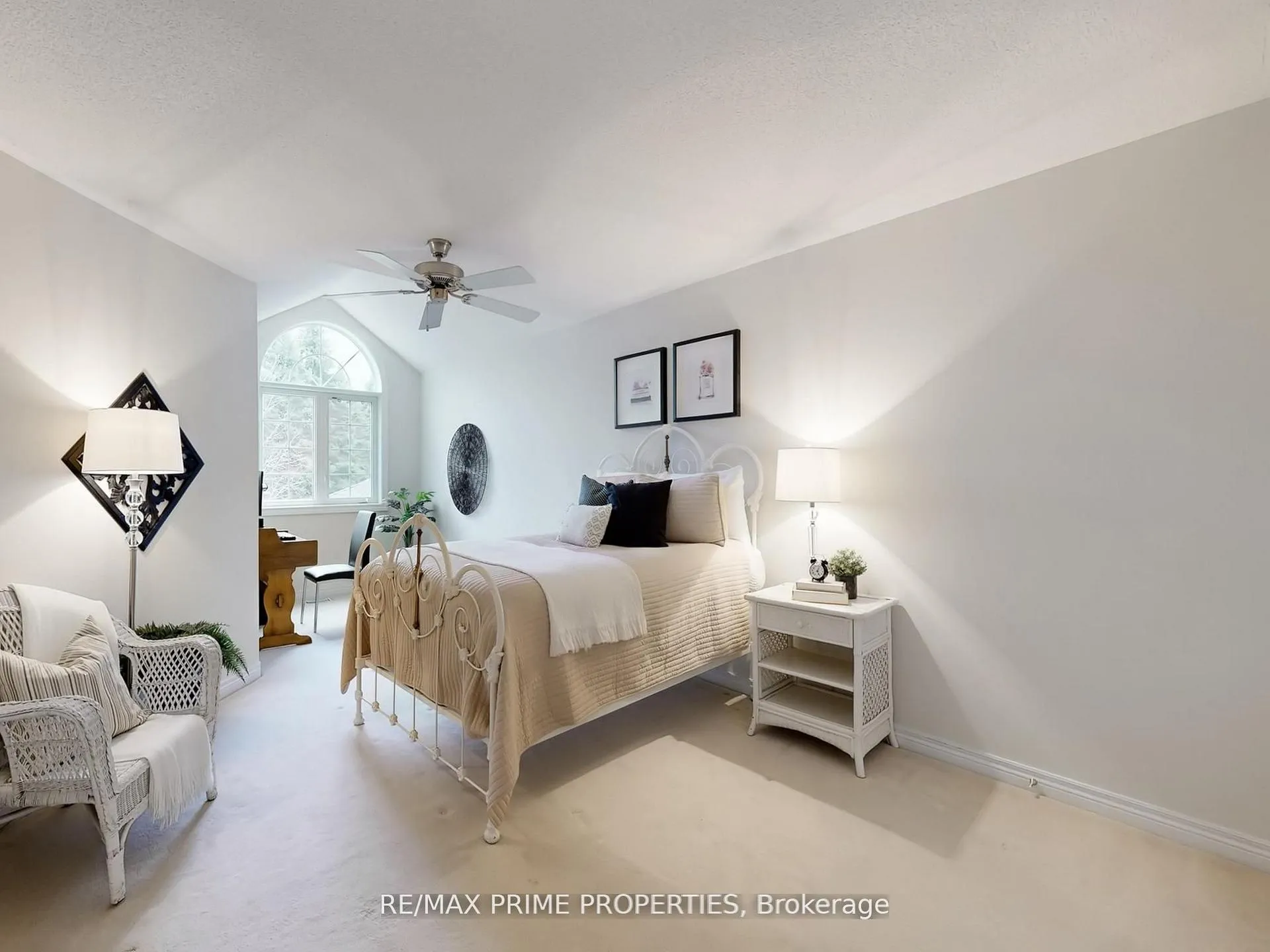Photo 35 of Unit 18, 11 Berczy Creek Way, Markham, Cachet — HOMEH