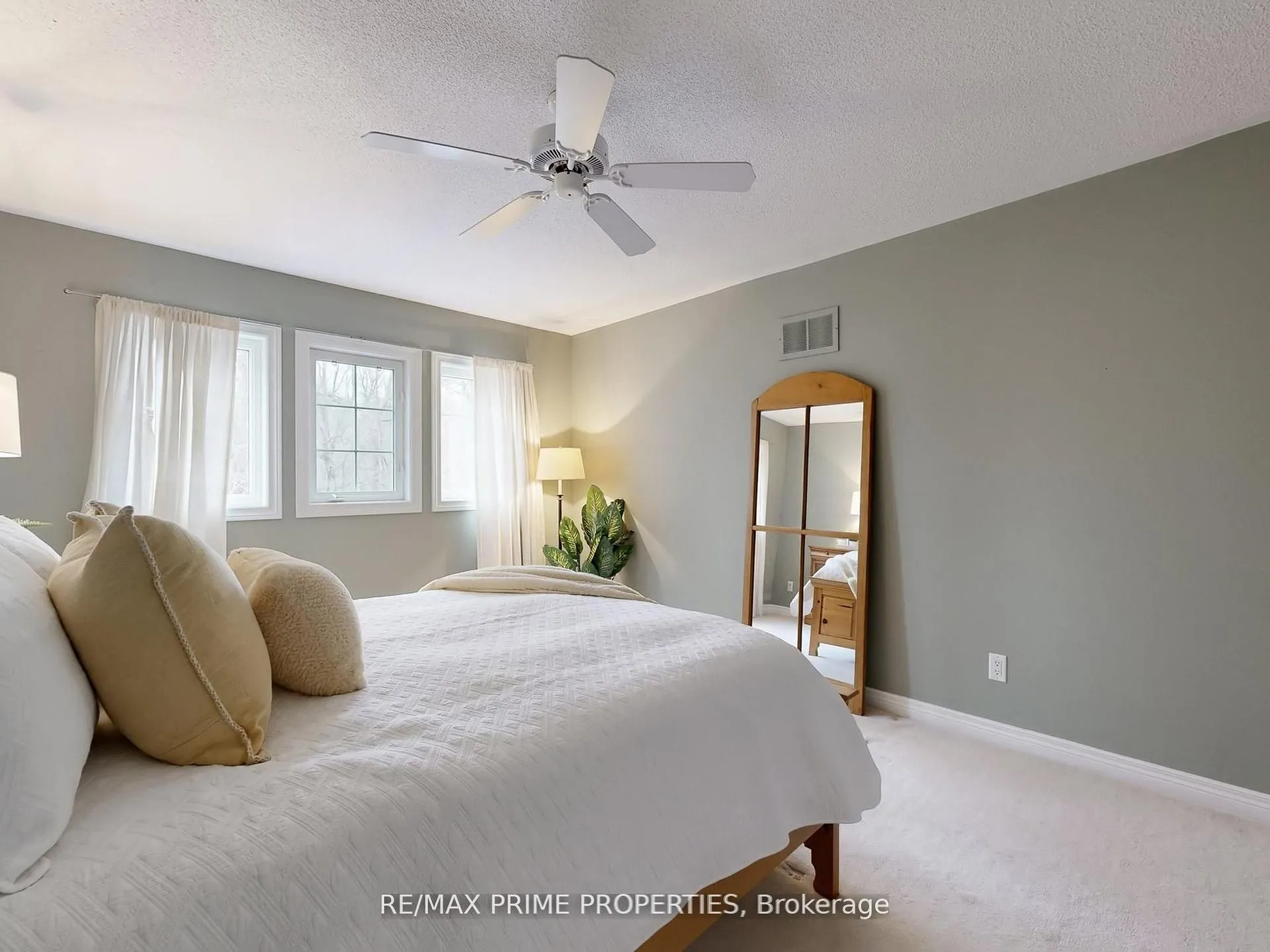Photo 40 of Unit 18, 11 Berczy Creek Way, Markham, Cachet — HOMEH