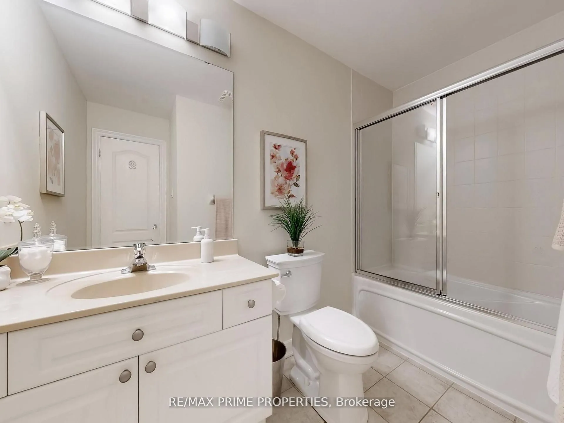 Photo 41 of Unit 18, 11 Berczy Creek Way, Markham, Cachet — HOMEH