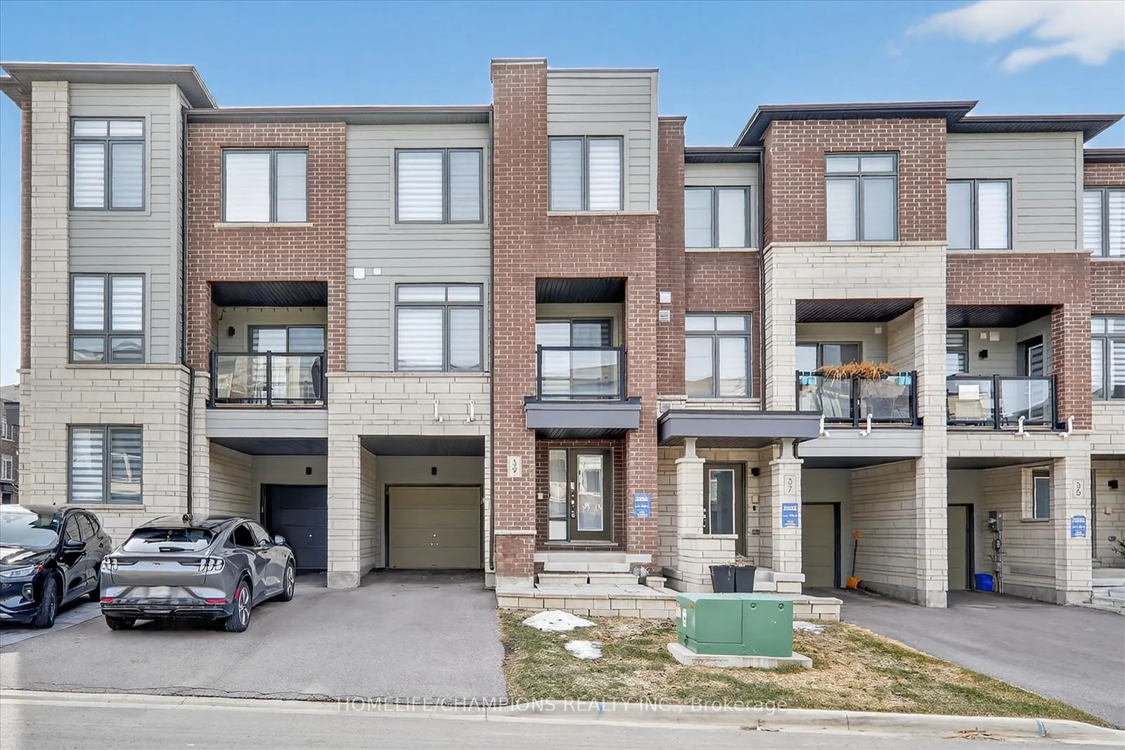 Front of 39 Delano Way