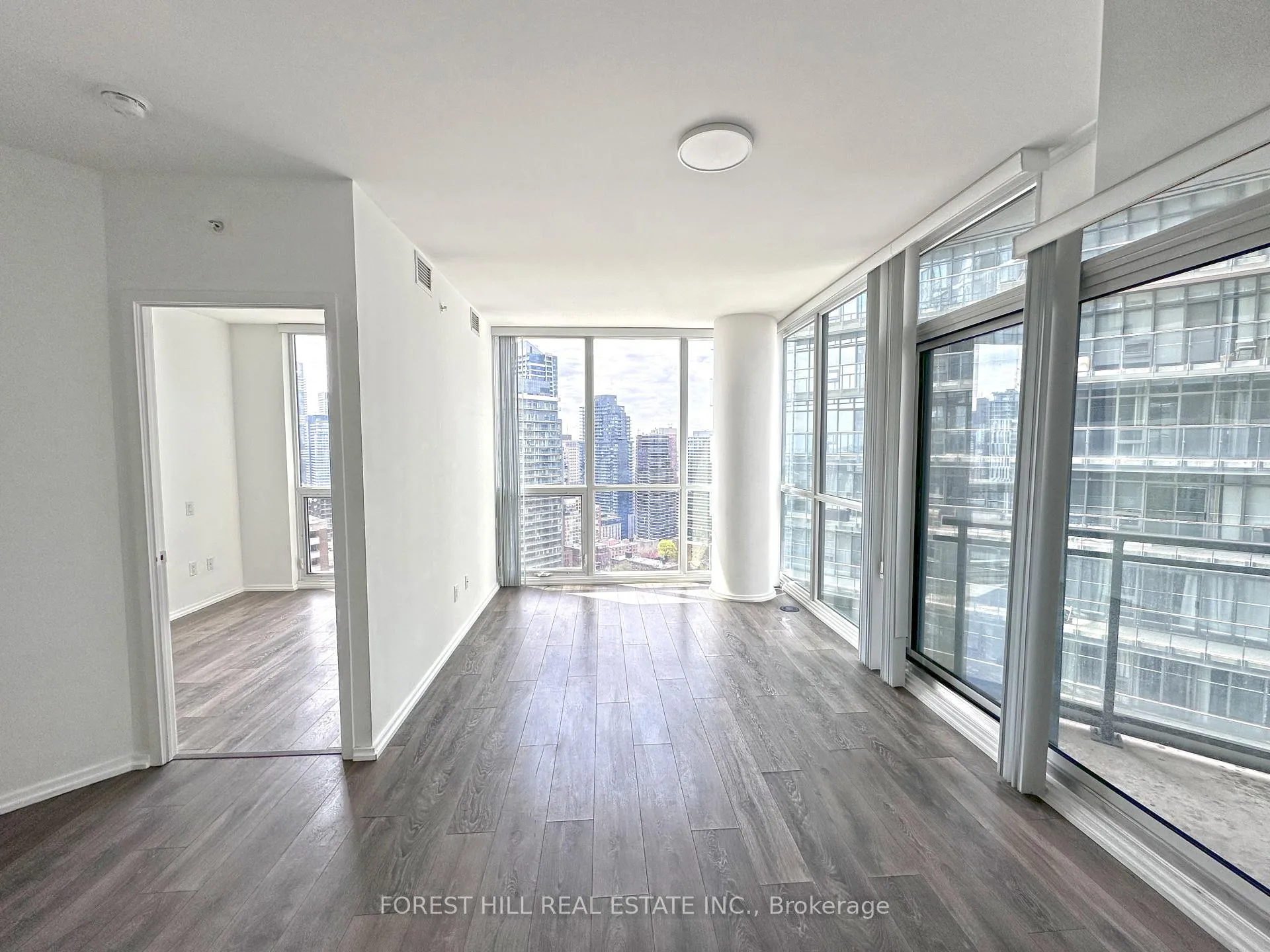 Photo 4 of Unit 3302, 45 Charles Street E, Toronto, Church-Yonge Corridor — HOMEH