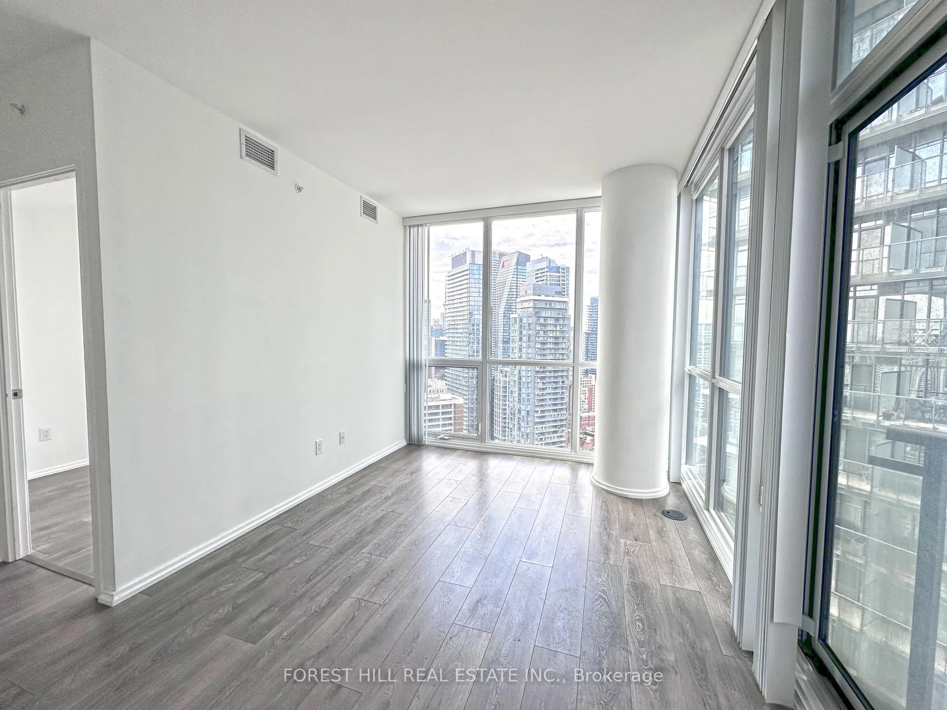 Photo 5 of Unit 3302, 45 Charles Street E, Toronto, Church-Yonge Corridor — HOMEH