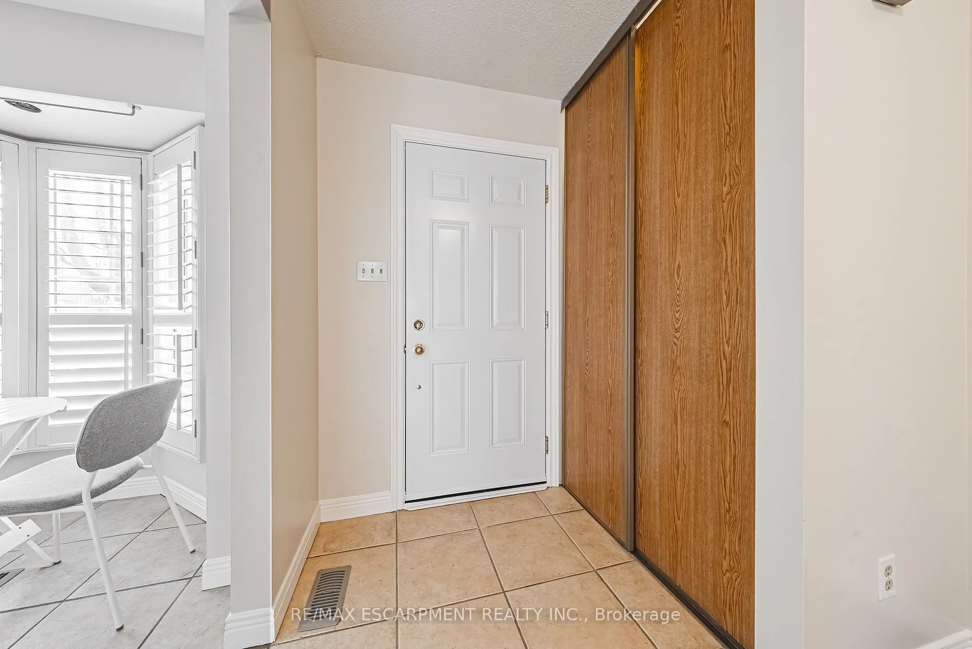 Photo 3 of Unit 11, 1275 Maple Crossing Boulevard, Burlington, Brant — HOMEH