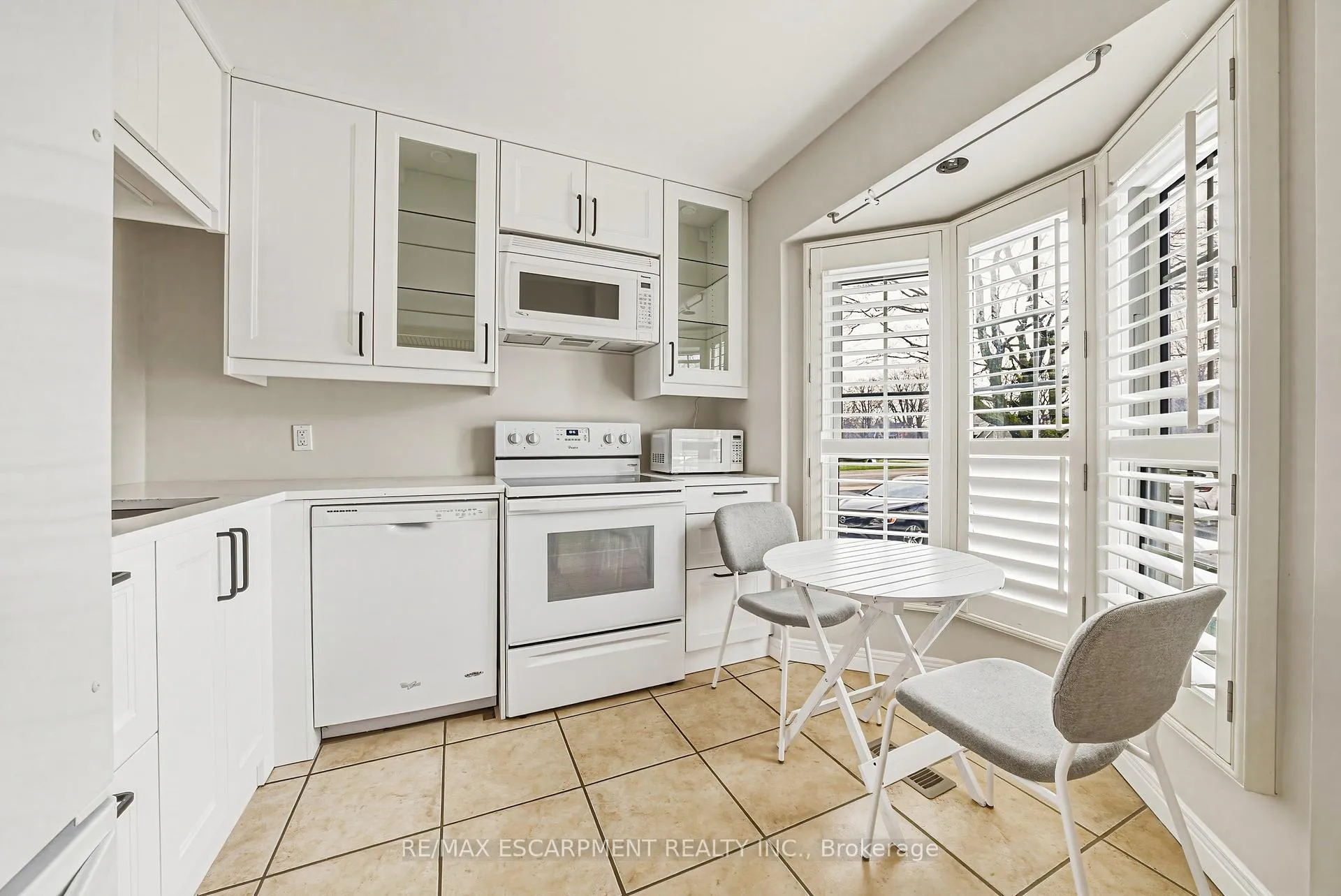 Photo 4 of Unit 11, 1275 Maple Crossing Boulevard, Burlington, Brant — HOMEH