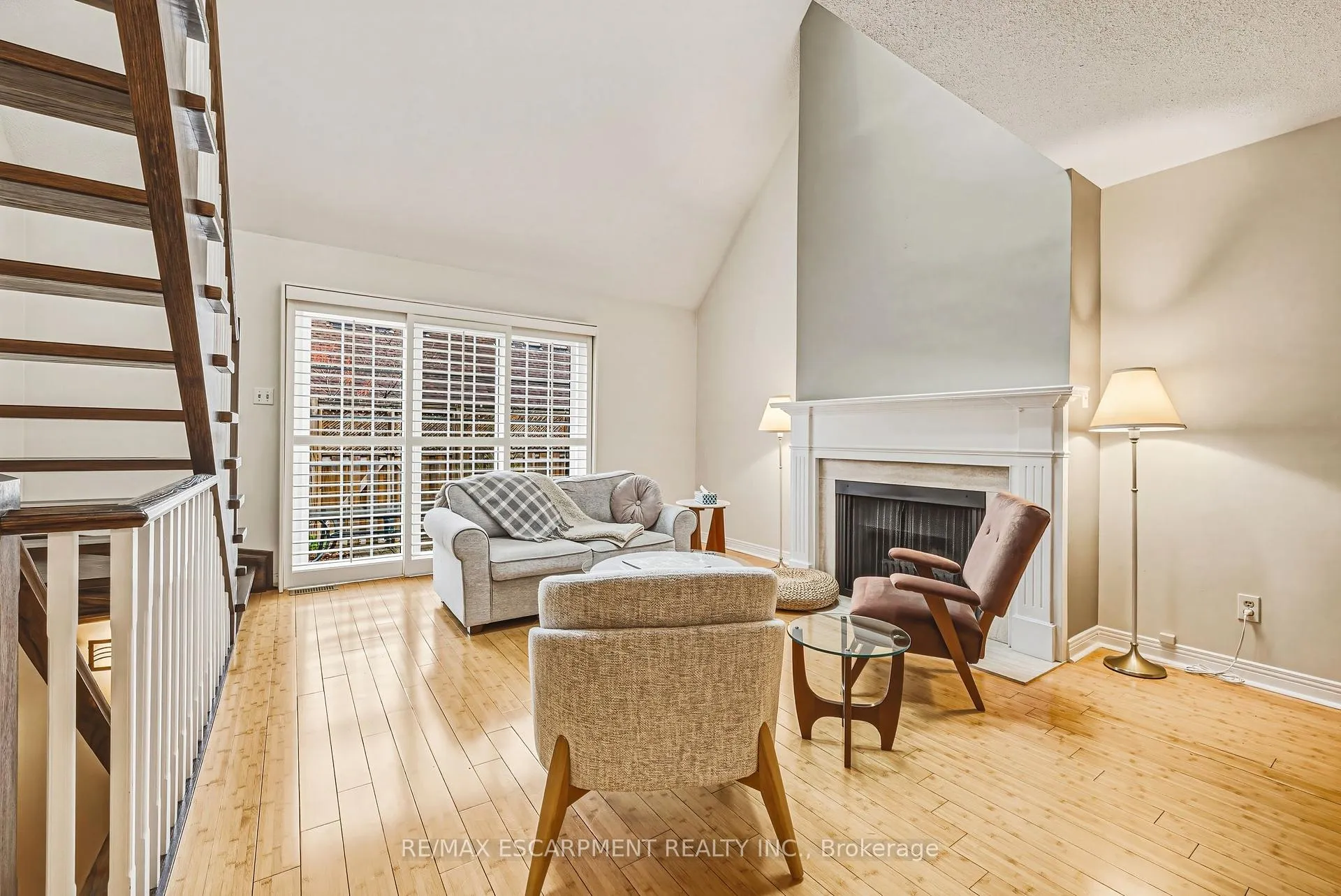 Photo 7 of Unit 11, 1275 Maple Crossing Boulevard, Burlington, Brant — HOMEH