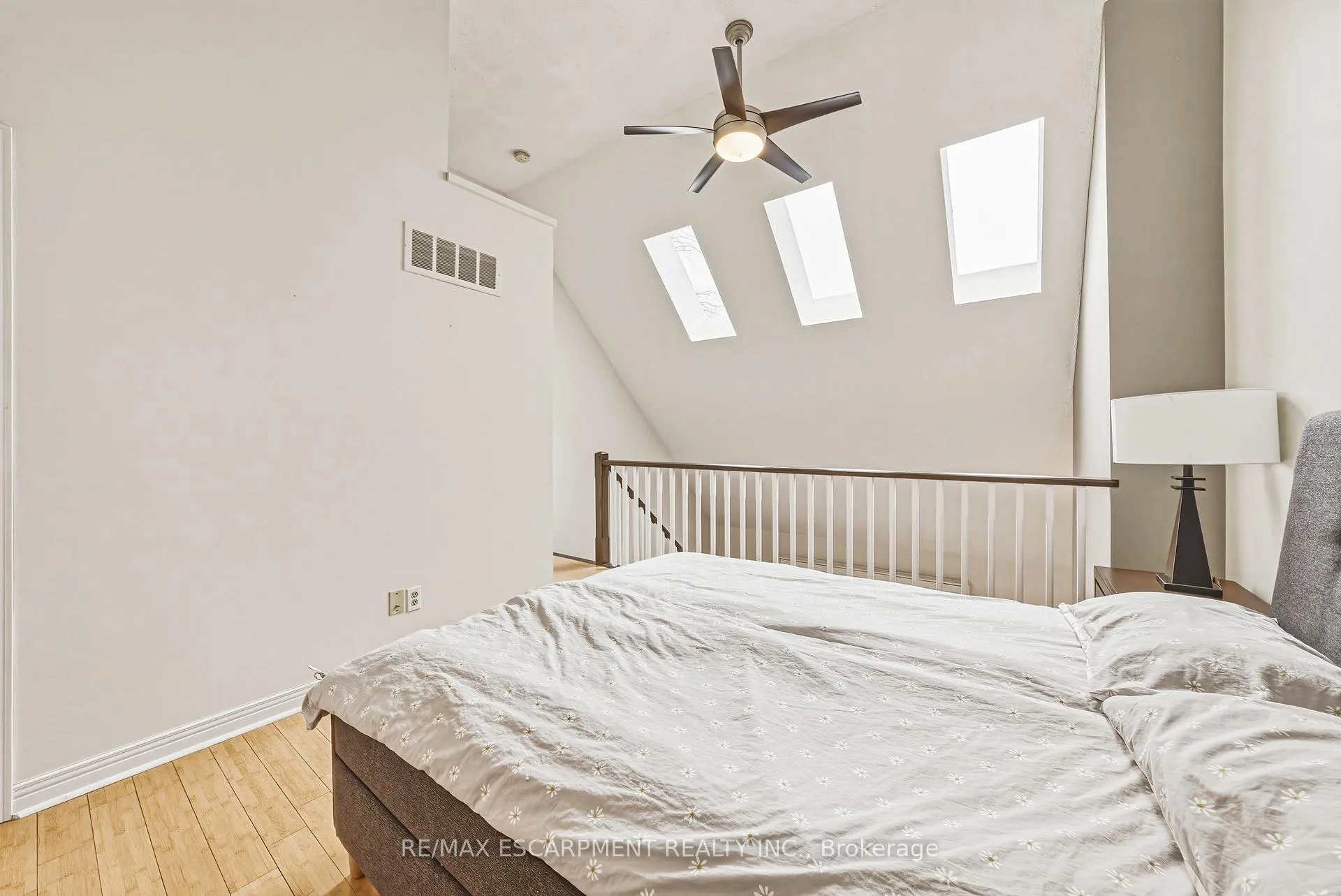 Photo 14 of Unit 11, 1275 Maple Crossing Boulevard, Burlington, Brant — HOMEH