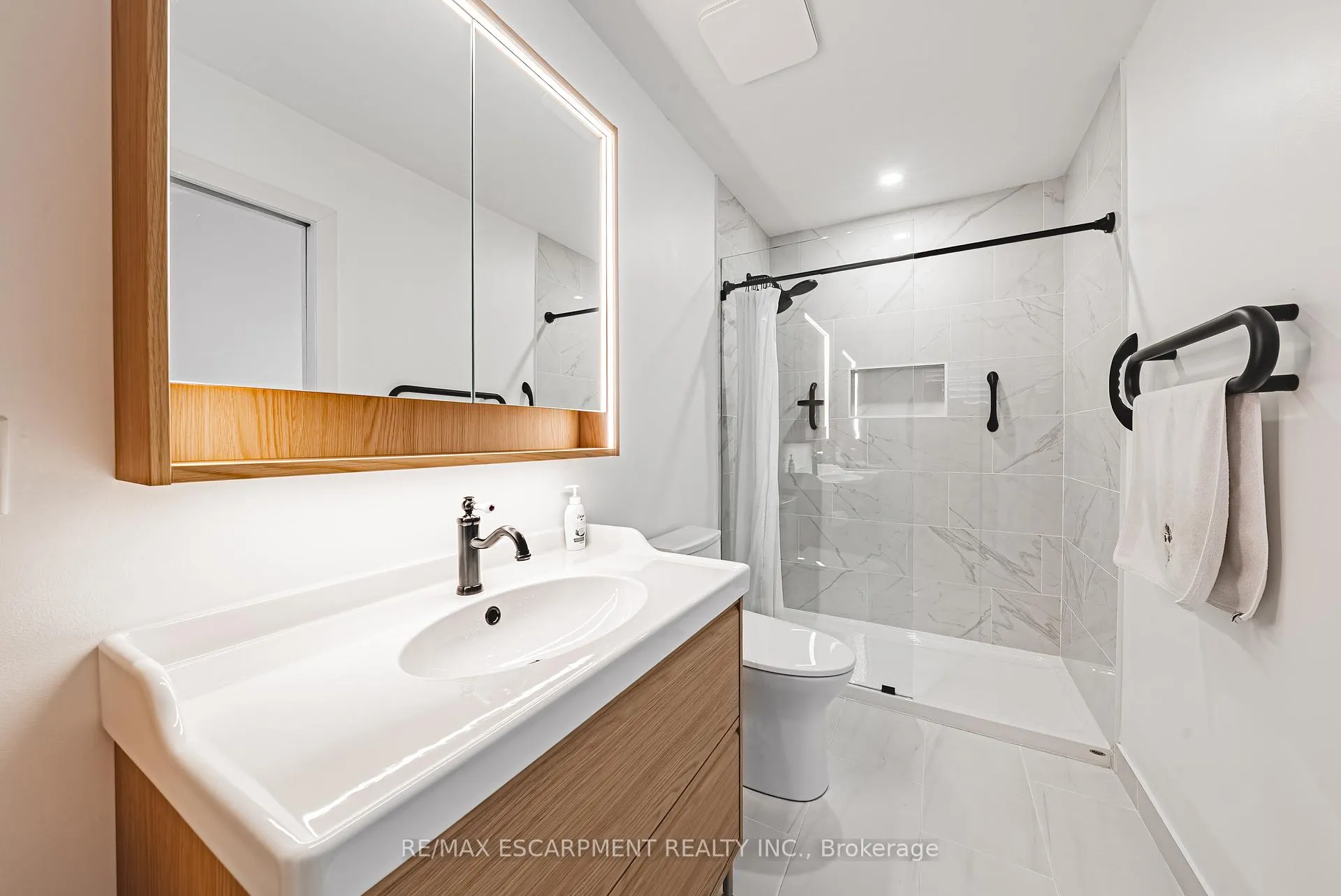 Photo 15 of Unit 11, 1275 Maple Crossing Boulevard, Burlington, Brant — HOMEH