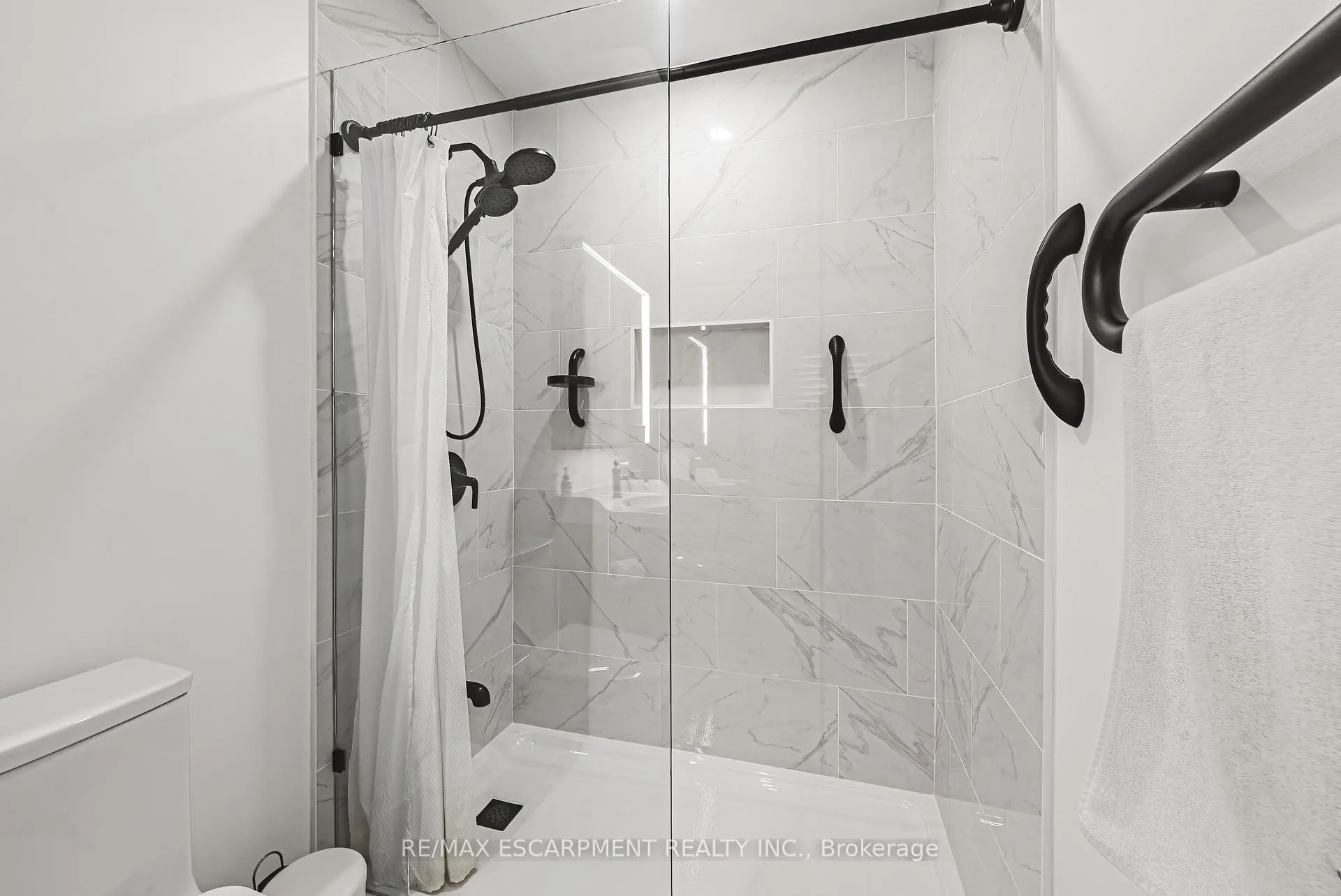 Photo 16 of Unit 11, 1275 Maple Crossing Boulevard, Burlington, Brant — HOMEH