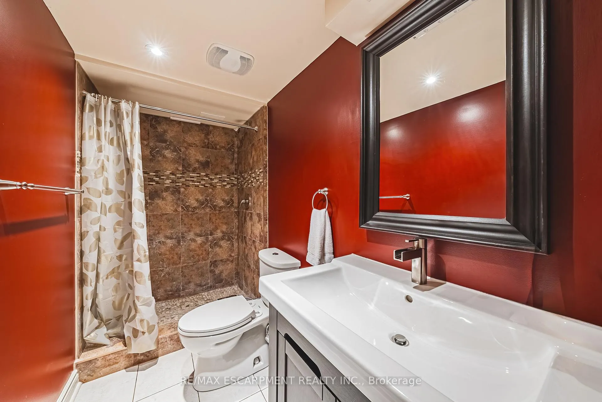 Photo 20 of Unit 11, 1275 Maple Crossing Boulevard, Burlington, Brant — HOMEH