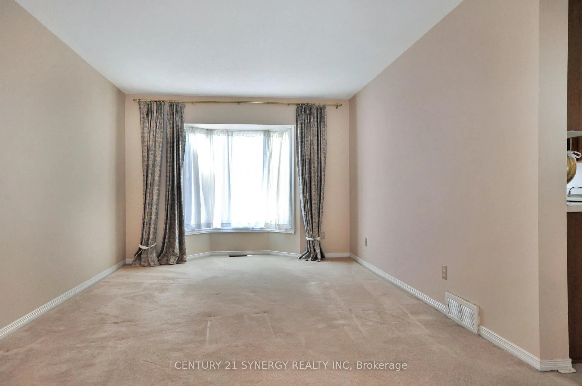 Photo 8 of 9 Raj Terrace, Ottawa, Hunt Club Park — HOMEH