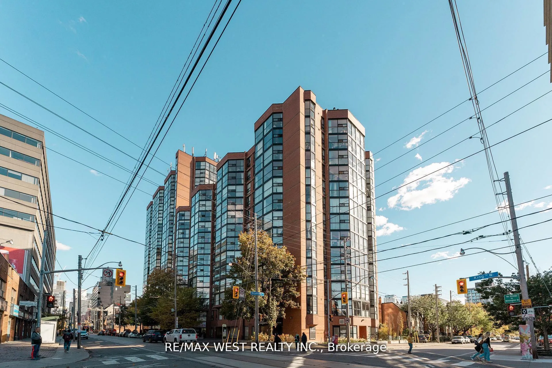 Front of Unit 205, 725 King Street W
