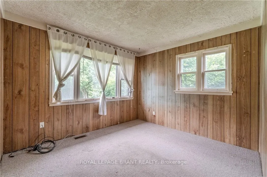 Photo 7 of 978 Norfolk Street N, Norfolk, Simcoe — HOMEH