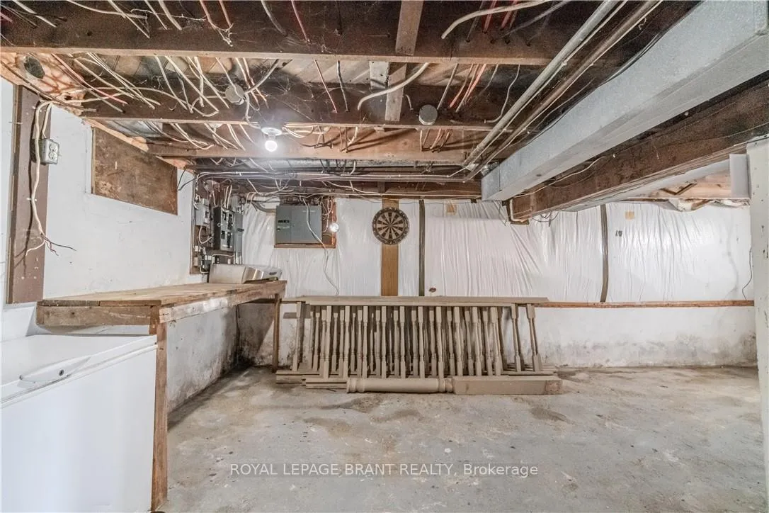 Photo 9 of 978 Norfolk Street N, Norfolk, Simcoe — HOMEH
