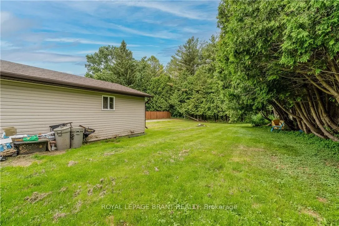 Photo 14 of 978 Norfolk Street N, Norfolk, Simcoe — HOMEH