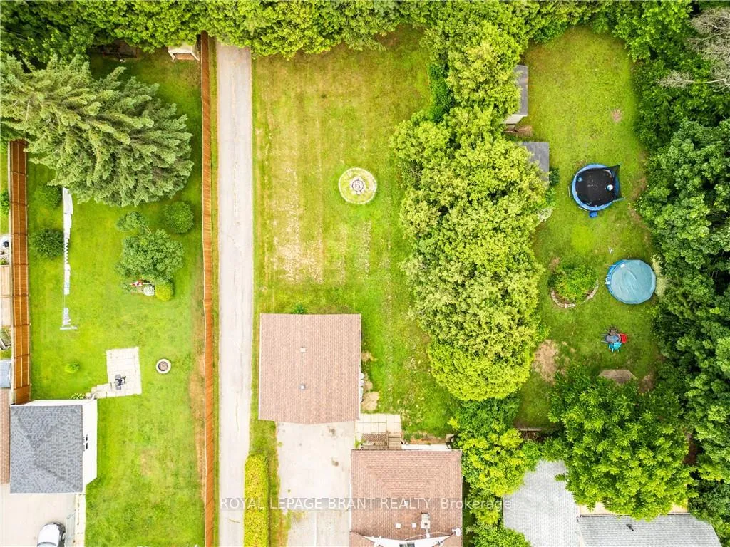 Photo 19 of 978 Norfolk Street N, Norfolk, Simcoe — HOMEH