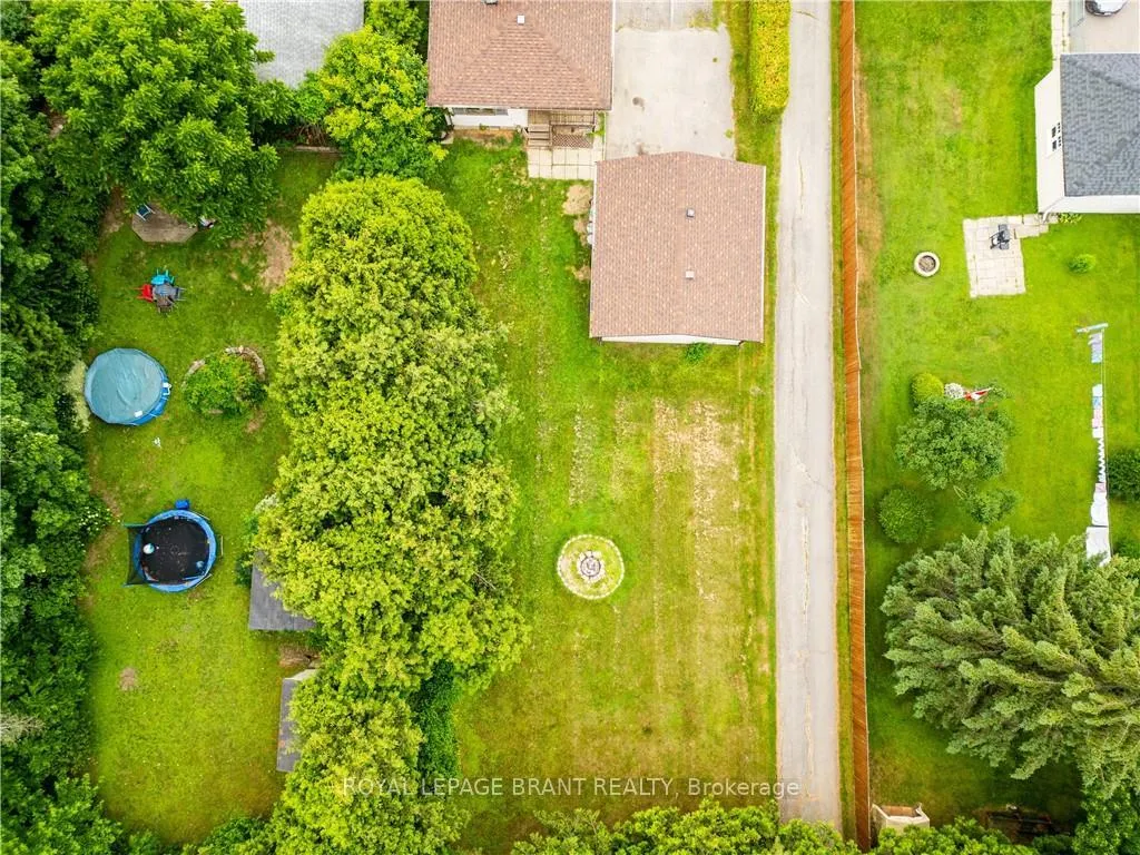 Photo 21 of 978 Norfolk Street N, Norfolk, Simcoe — HOMEH