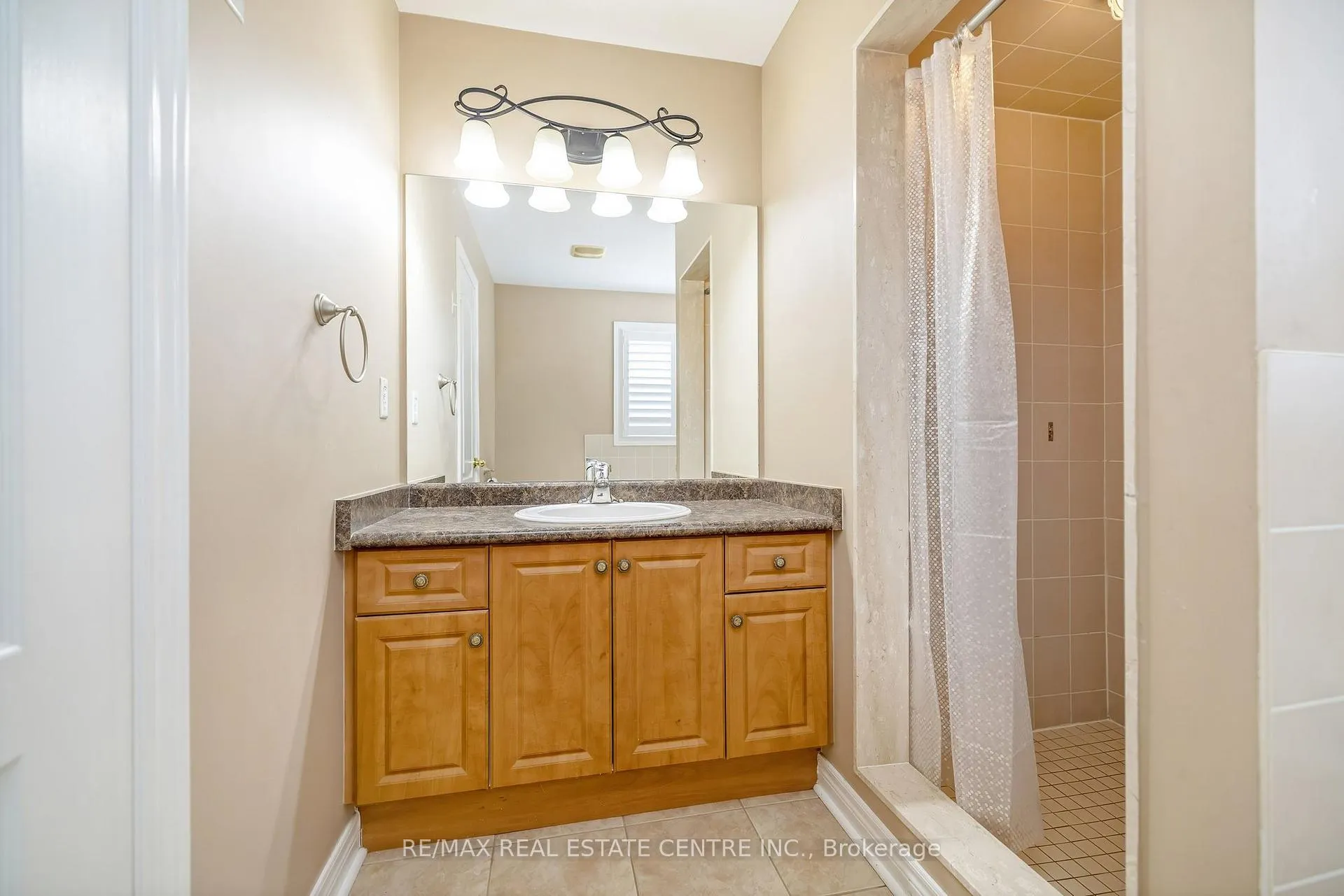 Photo 17 of 305 Teetzel Drive, Milton, Clarke — HOMEH