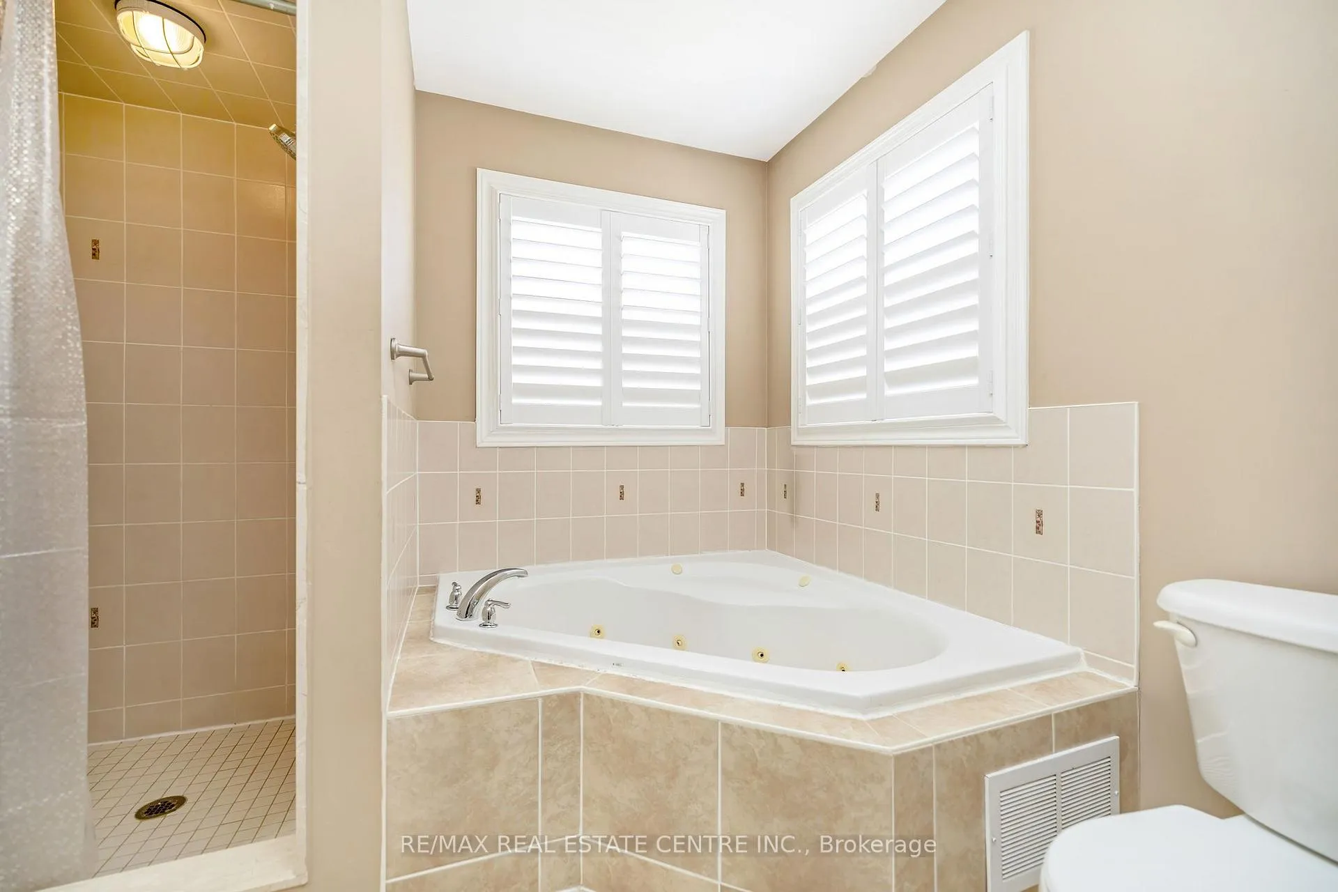 Photo 18 of 305 Teetzel Drive, Milton, Clarke — HOMEH