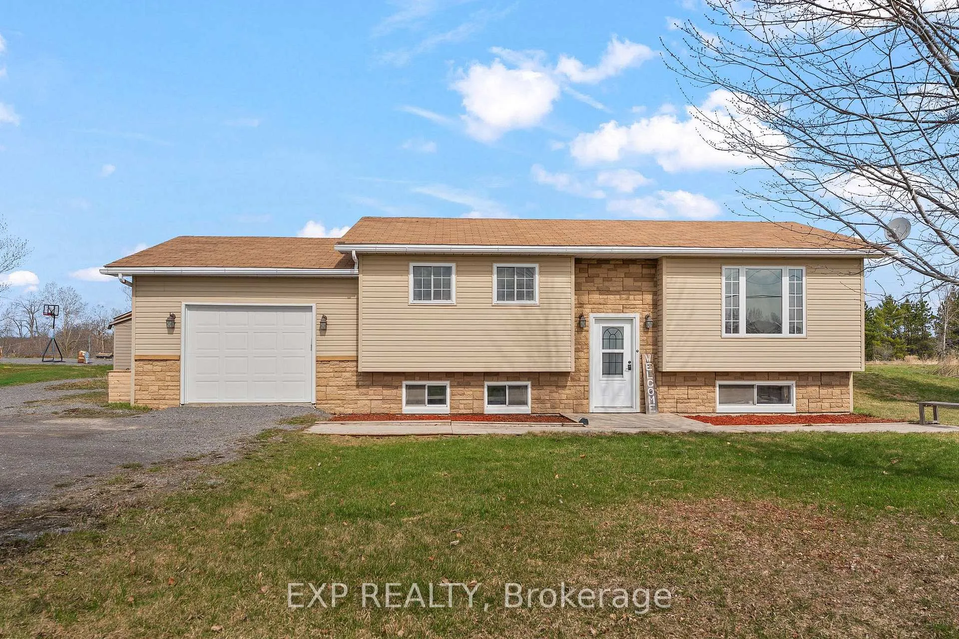 Front of 1629 White Lake Road