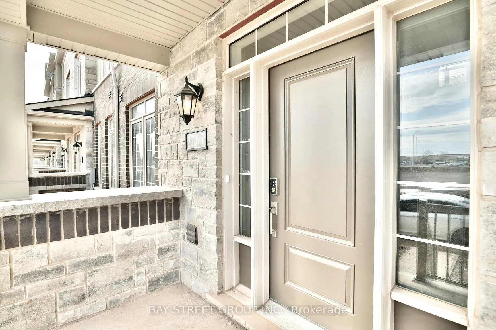 Photo 2 of Unit 7, 3026 Postridge Drive, Oakville, Joshua Meadows — HOMEH