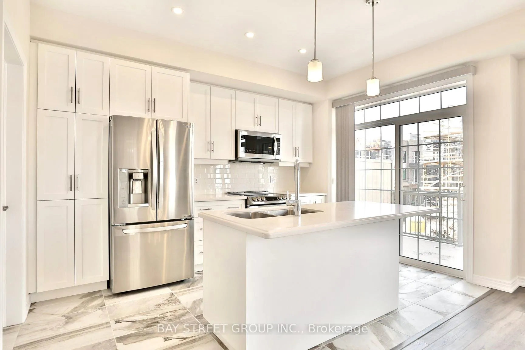 Photo 10 of Unit 7, 3026 Postridge Drive, Oakville, Joshua Meadows — HOMEH