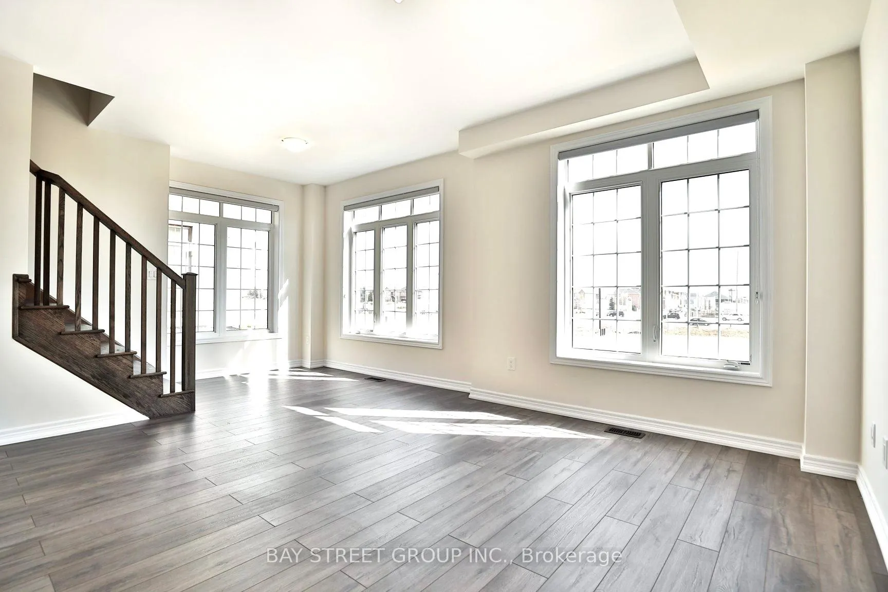 Photo 12 of Unit 7, 3026 Postridge Drive, Oakville, Joshua Meadows — HOMEH