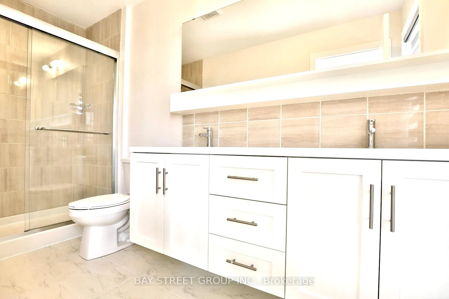 Photo 17 of Unit 7, 3026 Postridge Drive, Oakville, Joshua Meadows — HOMEH