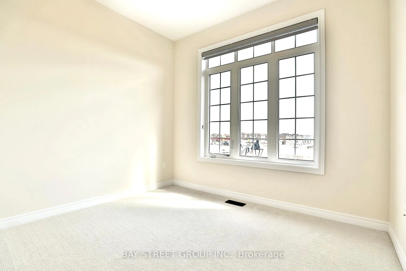Photo 18 of Unit 7, 3026 Postridge Drive, Oakville, Joshua Meadows — HOMEH