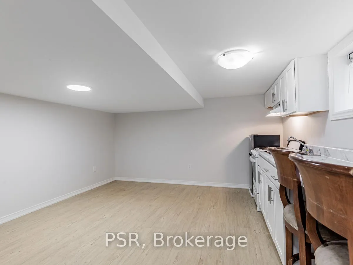 Photo 4 of Unit Bsmt, 41 Fairholme Avenue, Toronto, Englemount-Lawrence — HOMEH