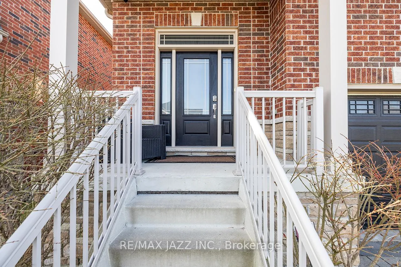 Photo 2 of 43 Elmer Adams Drive, Clarington, Courtice — HOMEH