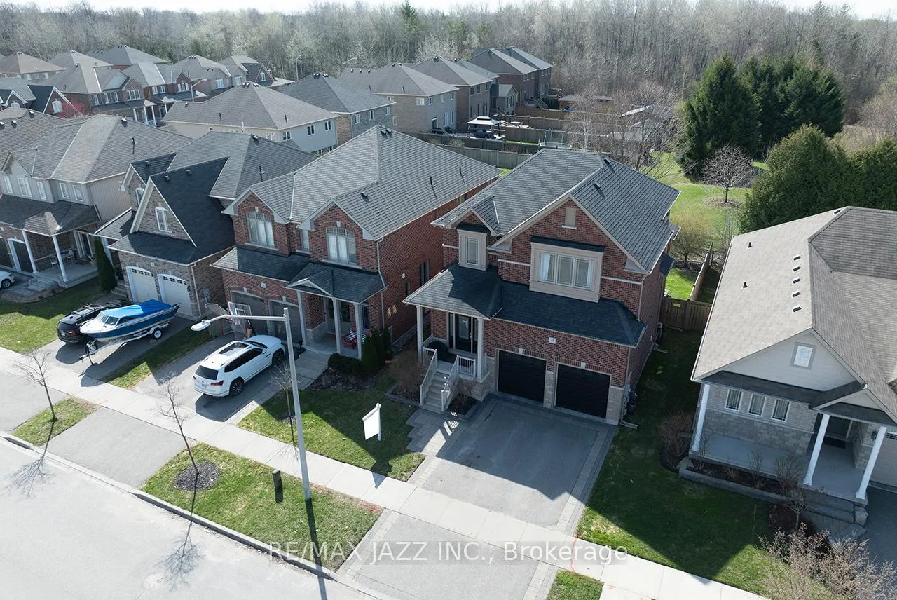 Photo 3 of 43 Elmer Adams Drive, Clarington, Courtice — HOMEH