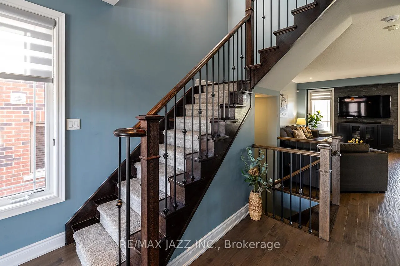 Photo 5 of 43 Elmer Adams Drive, Clarington, Courtice — HOMEH