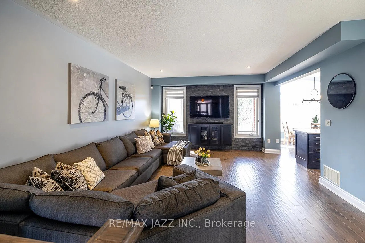 Photo 6 of 43 Elmer Adams Drive, Clarington, Courtice — HOMEH