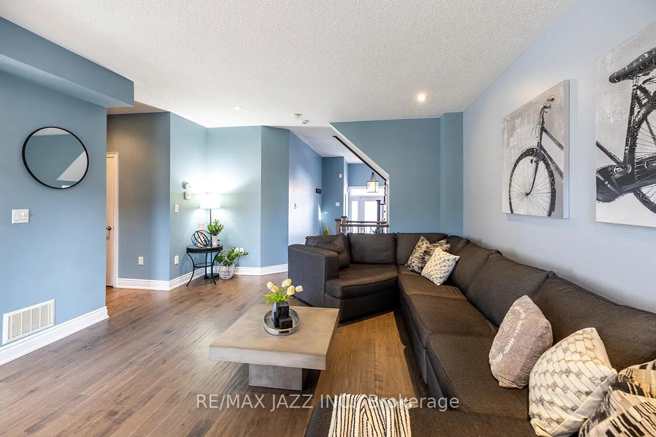 Photo 8 of 43 Elmer Adams Drive, Clarington, Courtice — HOMEH