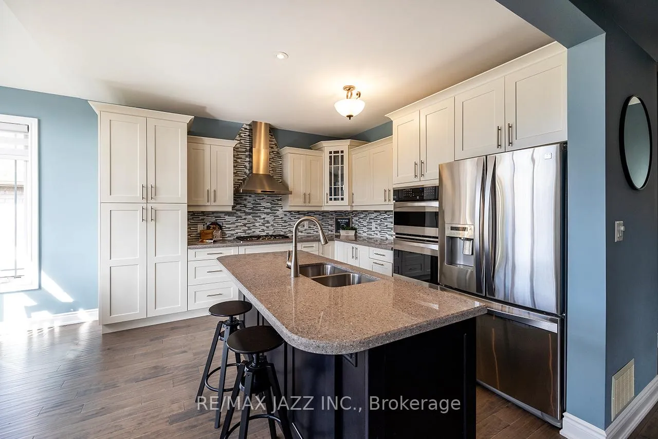 Photo 10 of 43 Elmer Adams Drive, Clarington, Courtice — HOMEH
