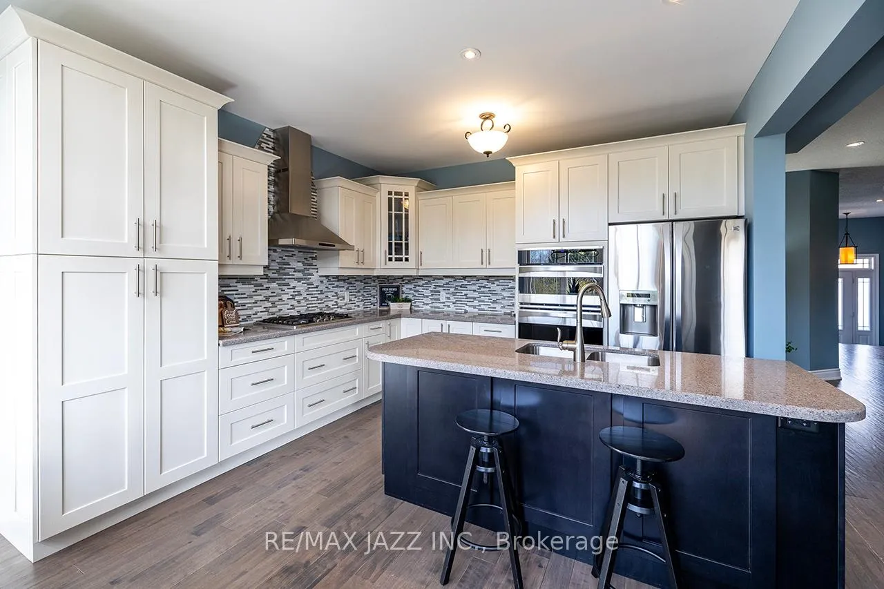 Photo 12 of 43 Elmer Adams Drive, Clarington, Courtice — HOMEH